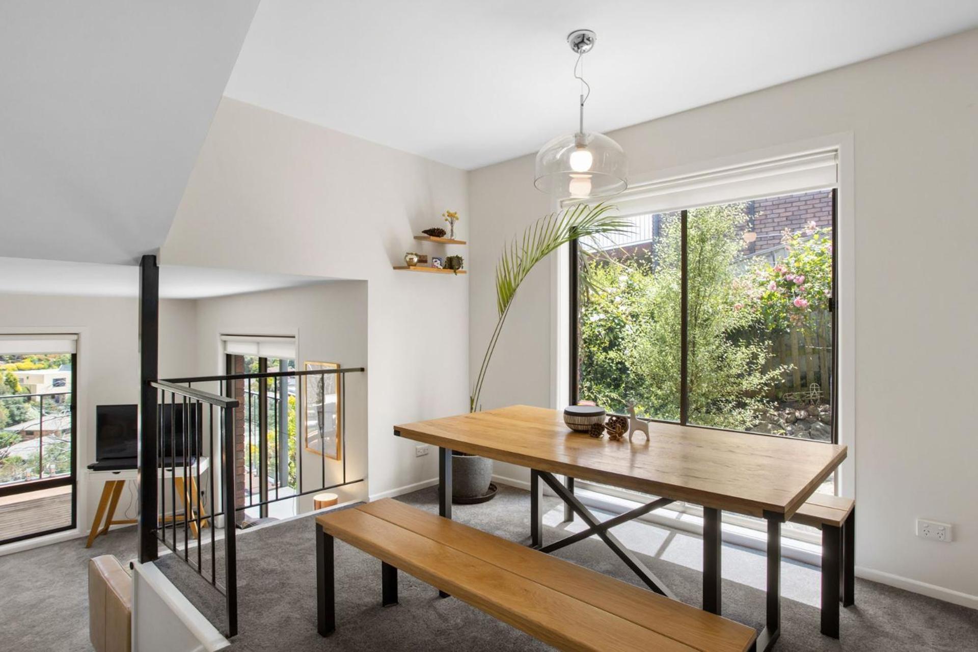 The View 2 Bed Unit With Stunning Outlook * Hobart