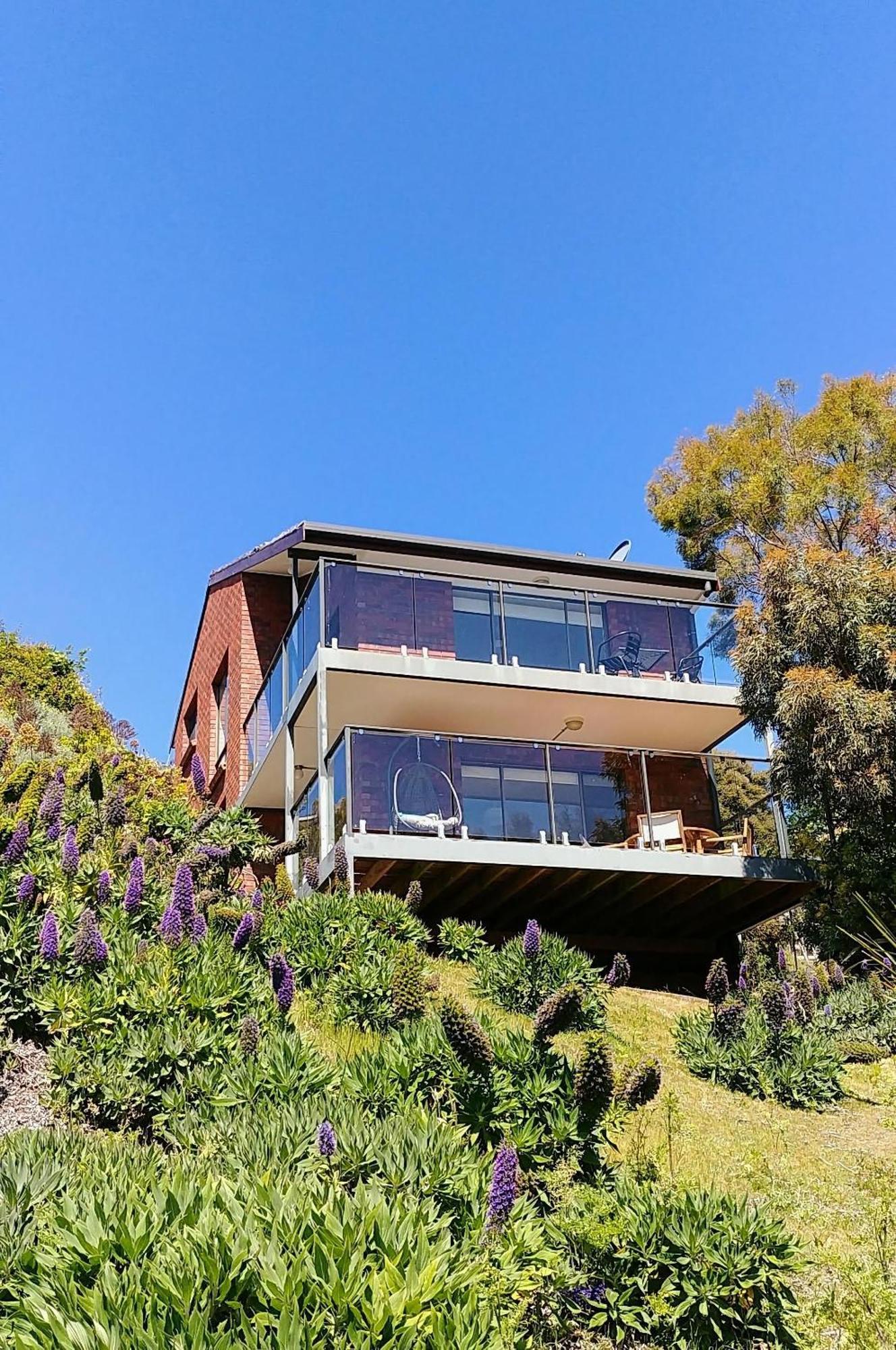The View 2 Bed Unit With Stunning Outlook Apartment Hobart