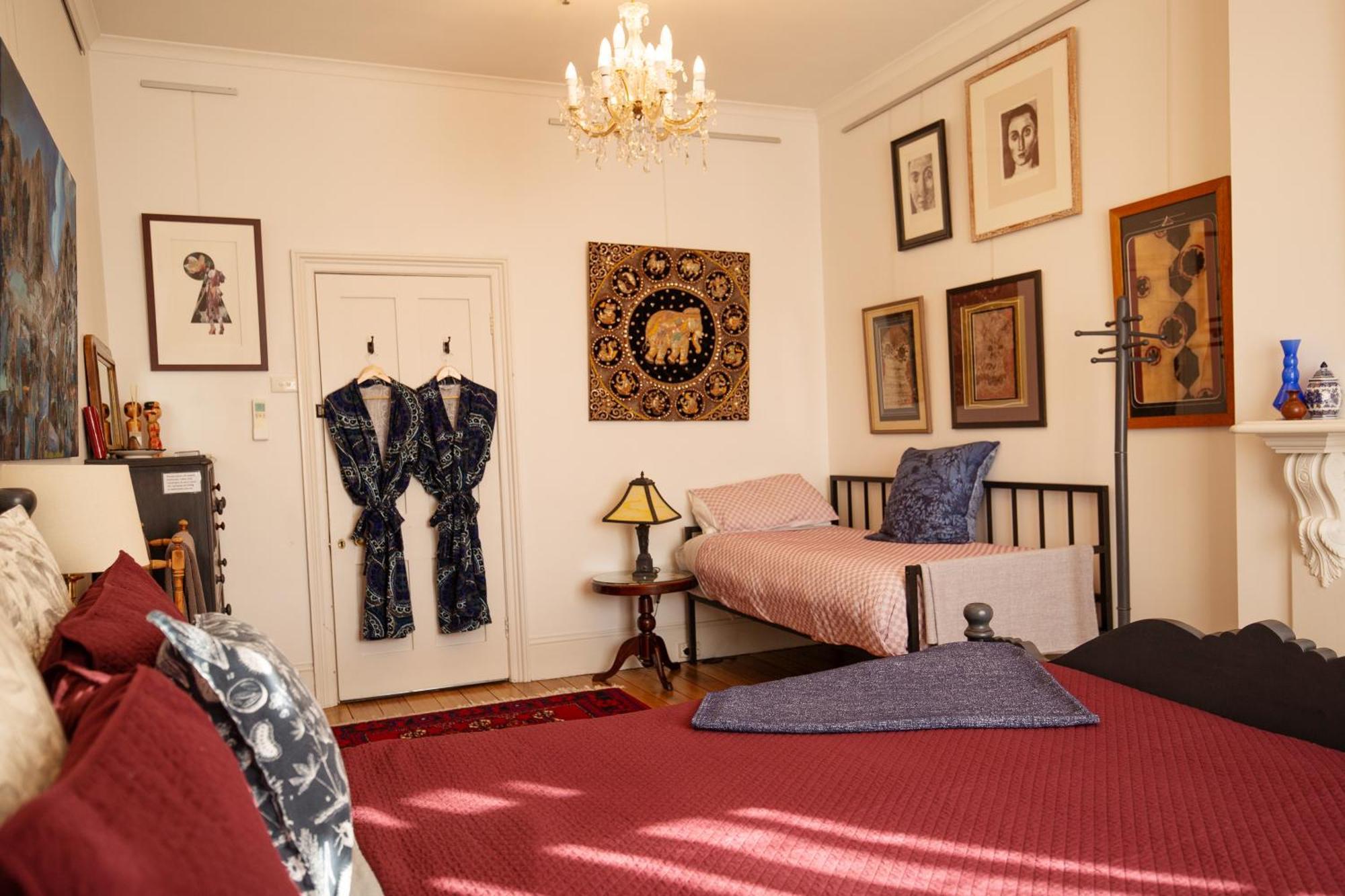 Assemblage Boutique Art Guest house *