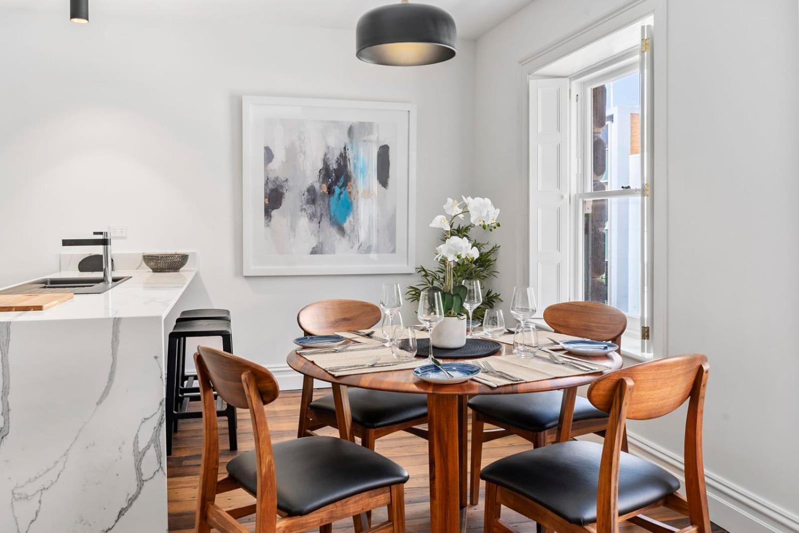 Explore The Quaint Cafe Locale From Saddlers House