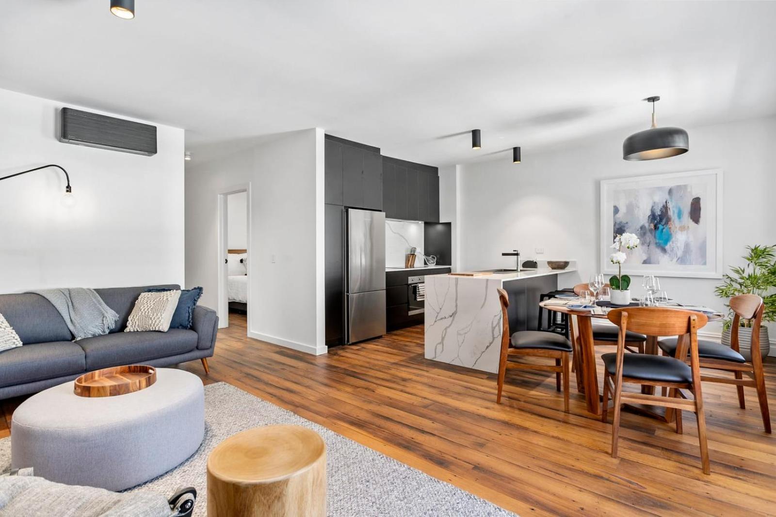 Apartment Explore The Quaint Cafe Locale From Saddlers House Hobart