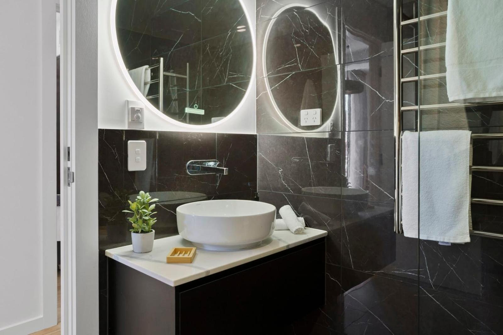 The Retreat At Saddlers House With Private Balcony * Hobart