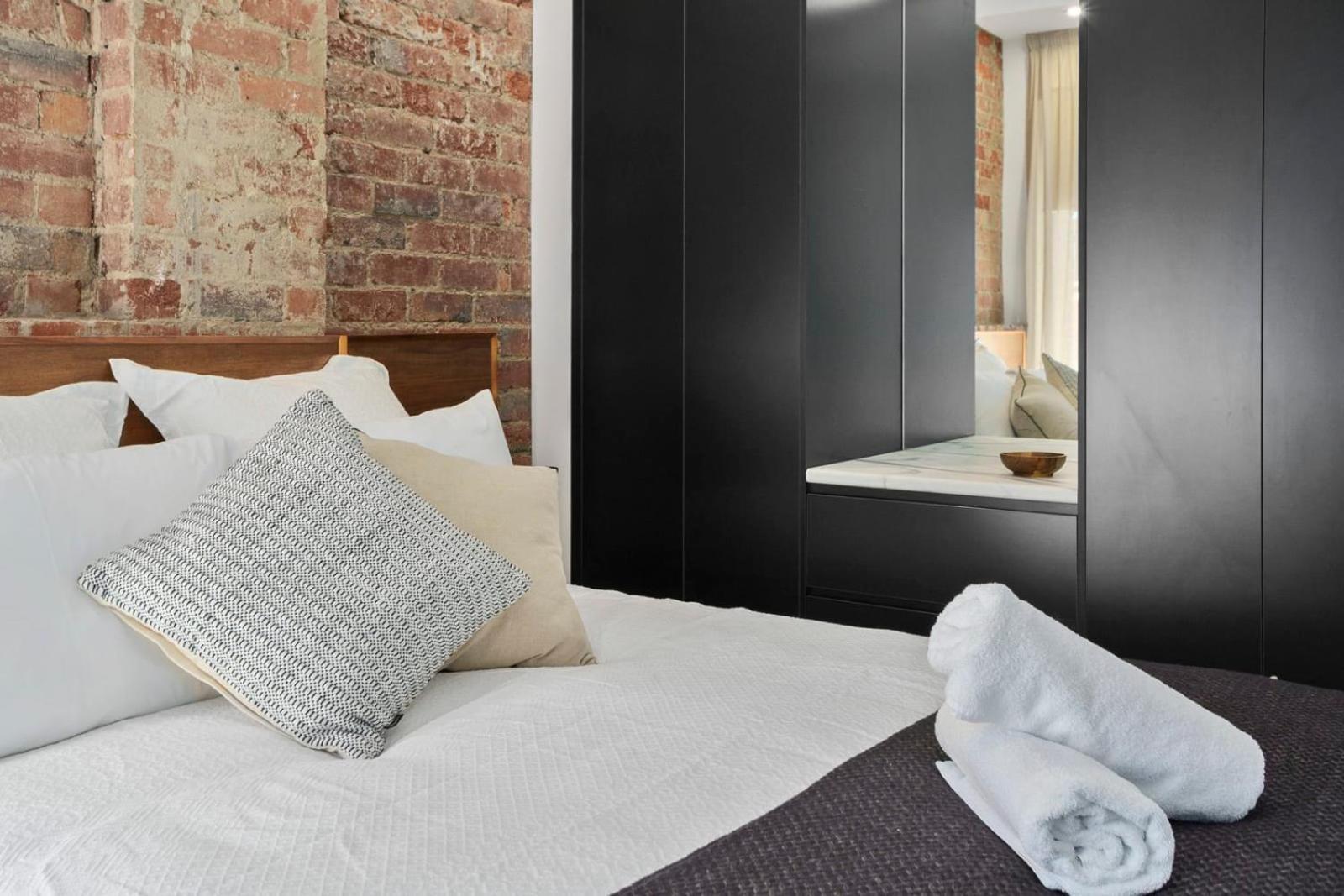 The Retreat At Saddlers House With Private Balcony Apartment