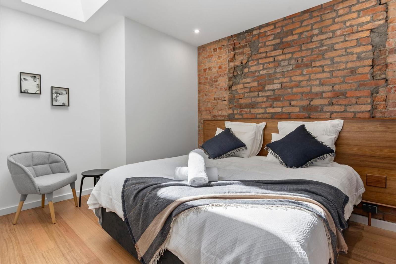 Apartment Explore The Quaint Cafe Locale From Saddlers House Hobart