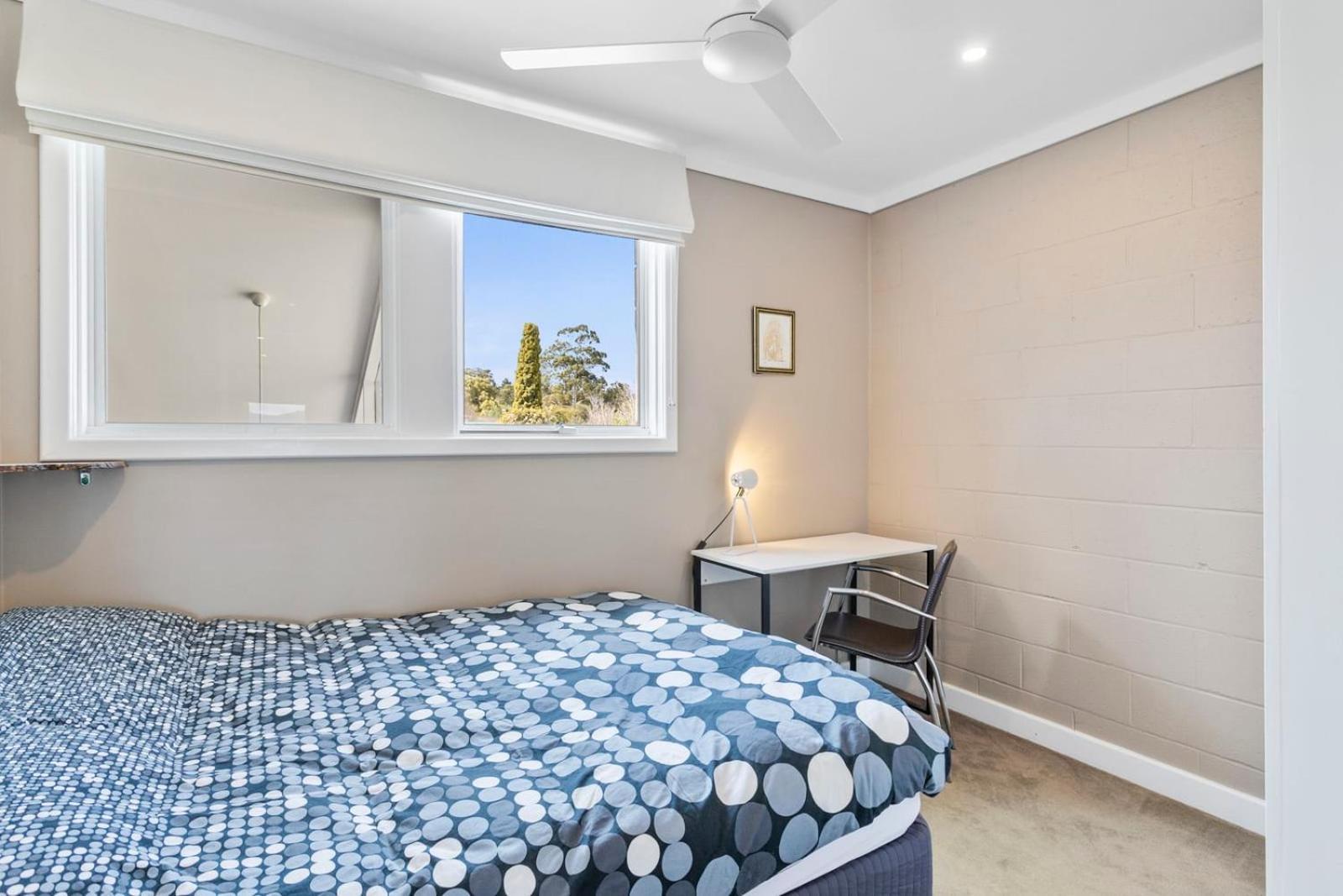 Eastern Shore Escape - Panoramic Modern Comforts Holiday home Hobart