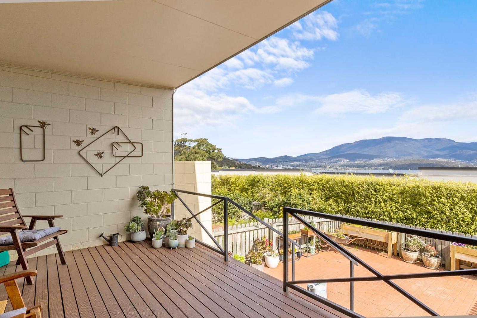 Eastern Shore Escape - Panoramic Modern Comforts * Hobart