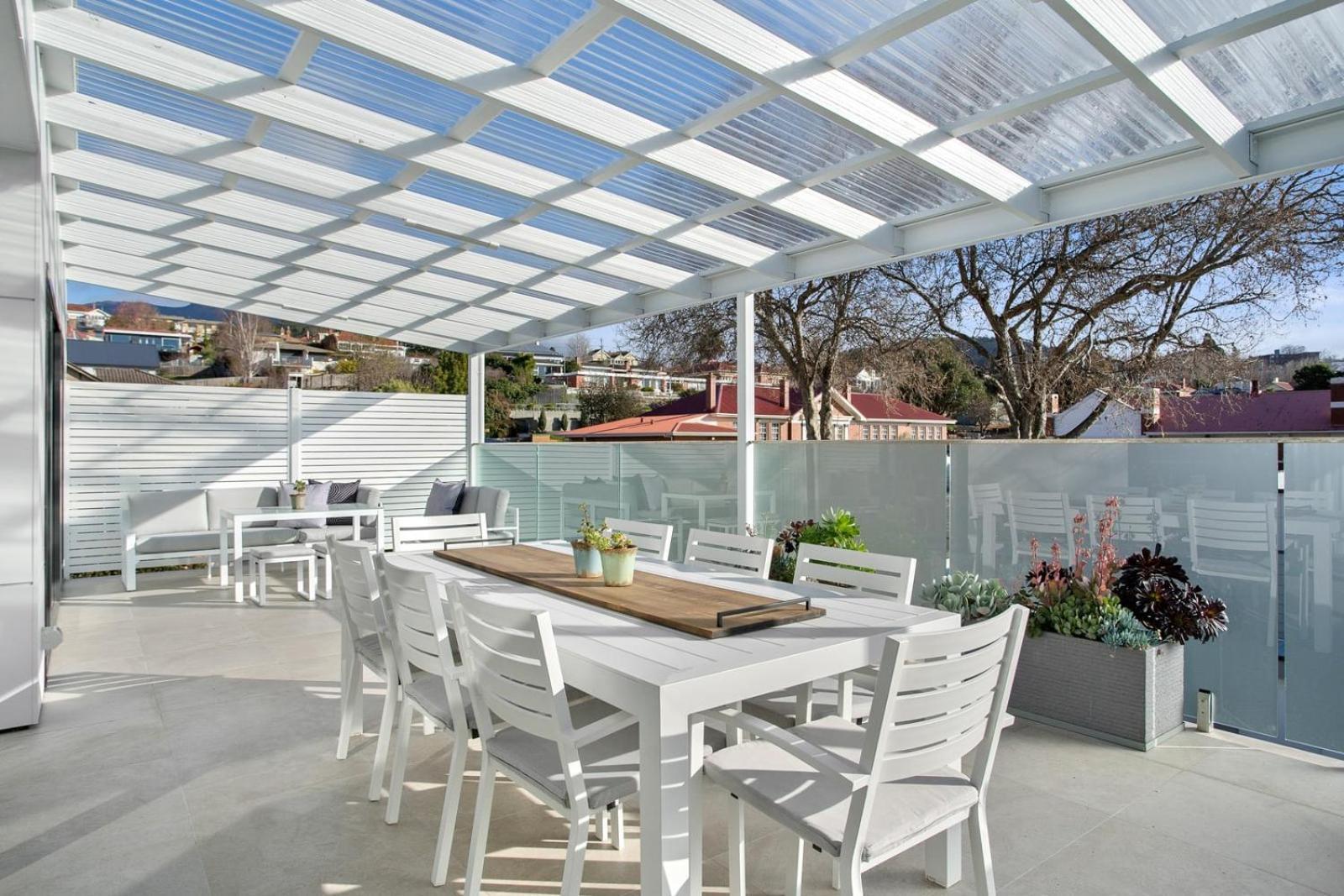 Lord Street - Spacious Comfort & River Views * Hobart