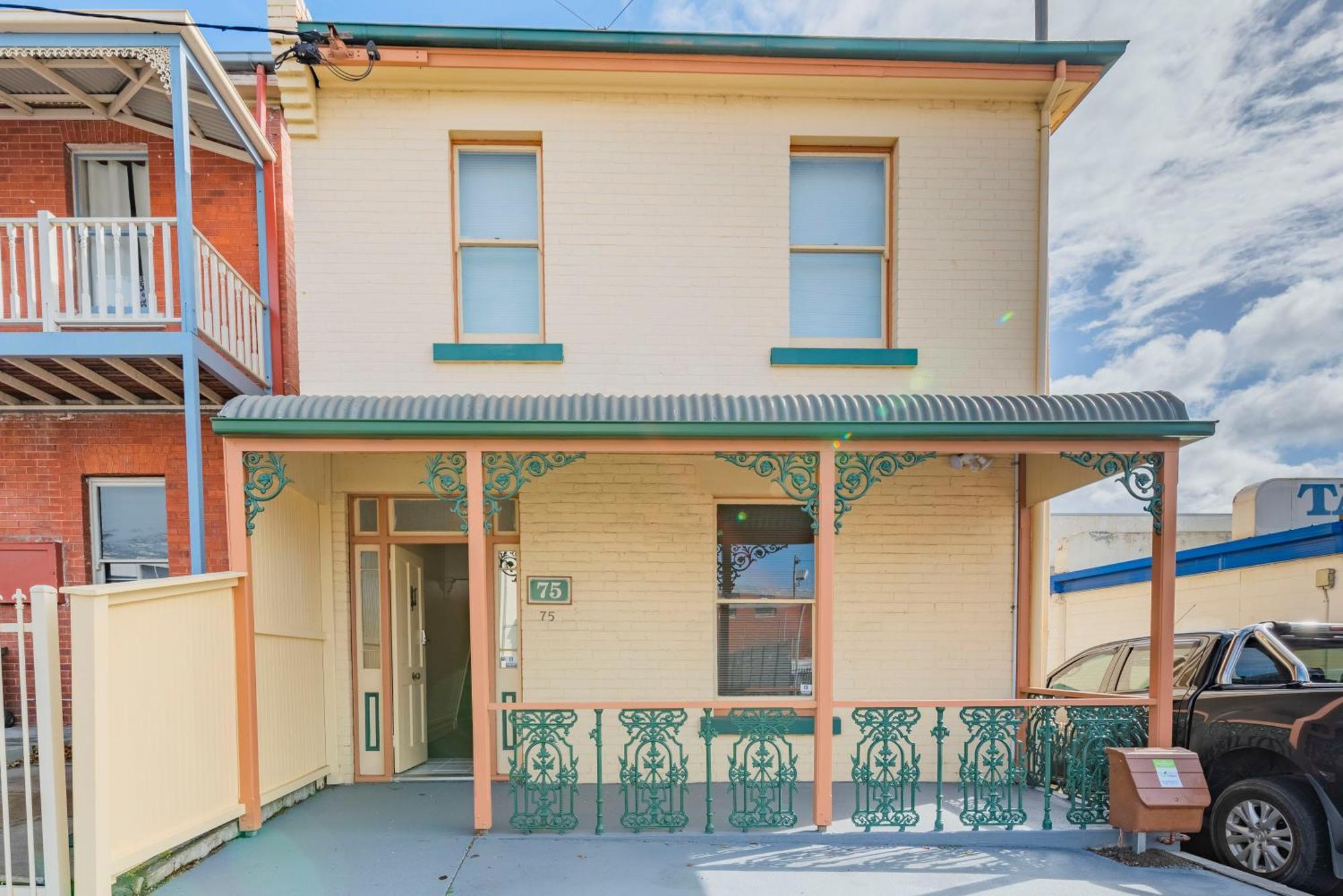 4 Bedroom House - Cbd - Free Parking - Free Wifi * Hobart