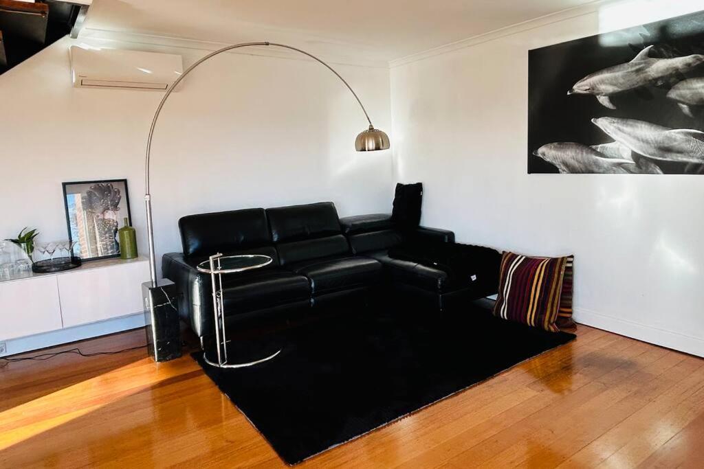 The Tassie - Luxury With Panoramic Water Views