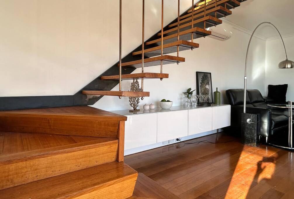 The Tassie - Luxury With Panoramic Water Views