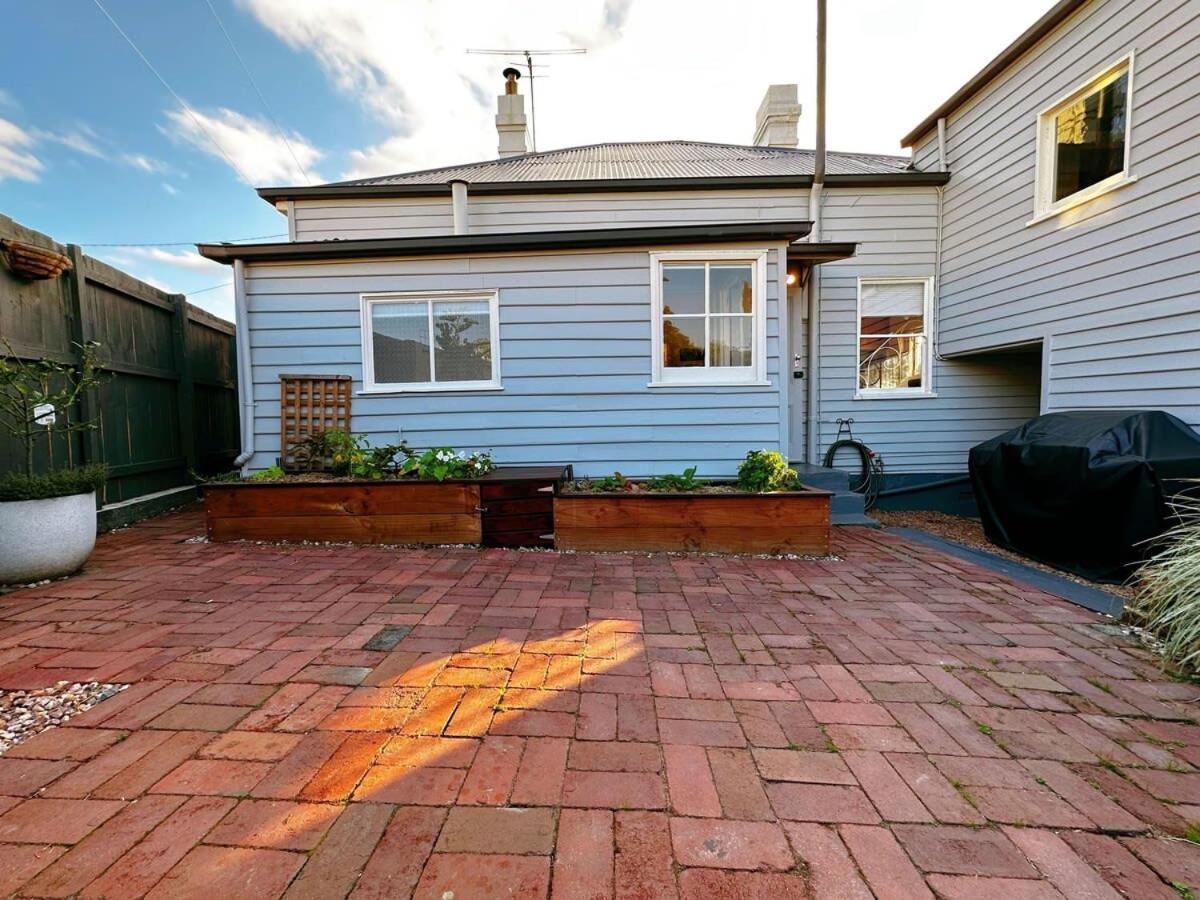 Enchanting Vintage House At South Holiday home Hobart