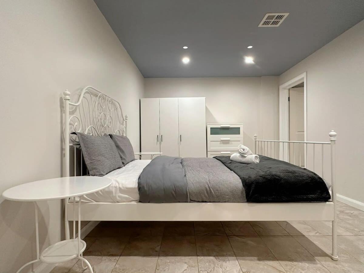 Retreat For 8 With Spacious *
