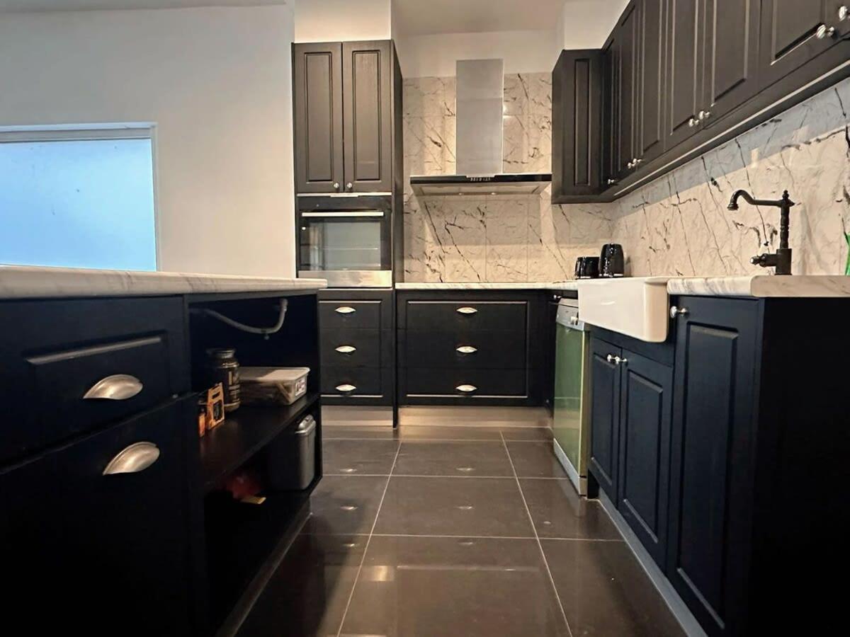Retreat For 8 With Spacious * Hobart