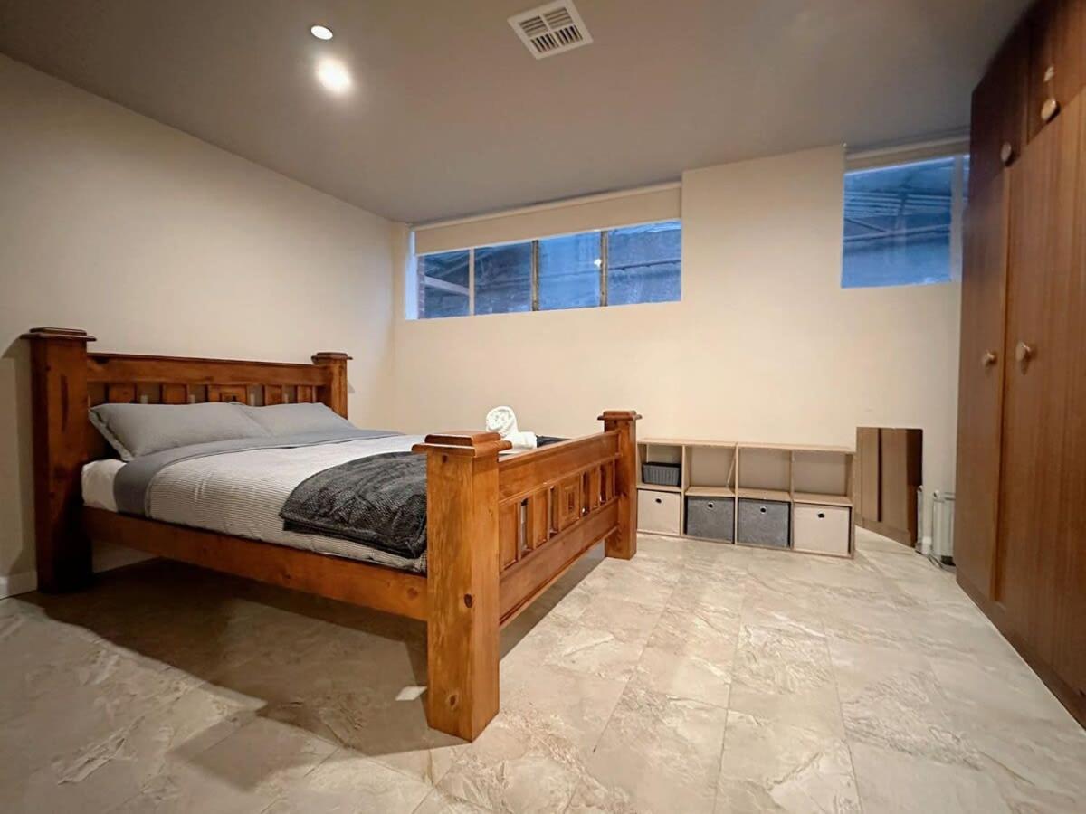 Retreat For 8 With Spacious *
