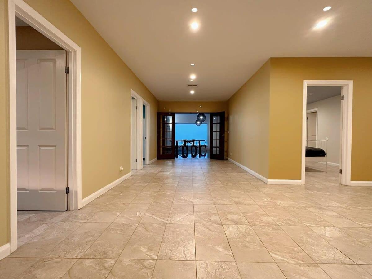 Retreat For 8 With Spacious