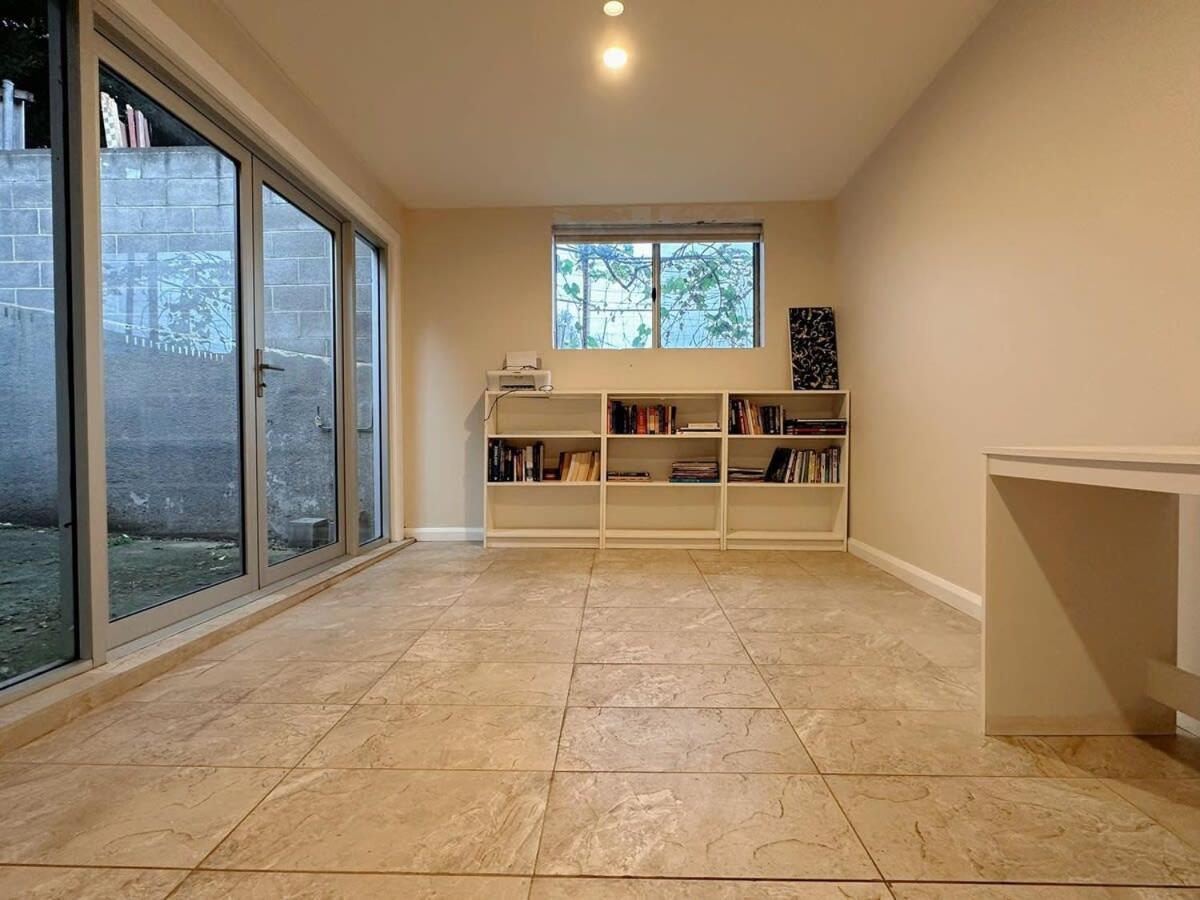 Retreat For 8 With Spacious Holiday home *