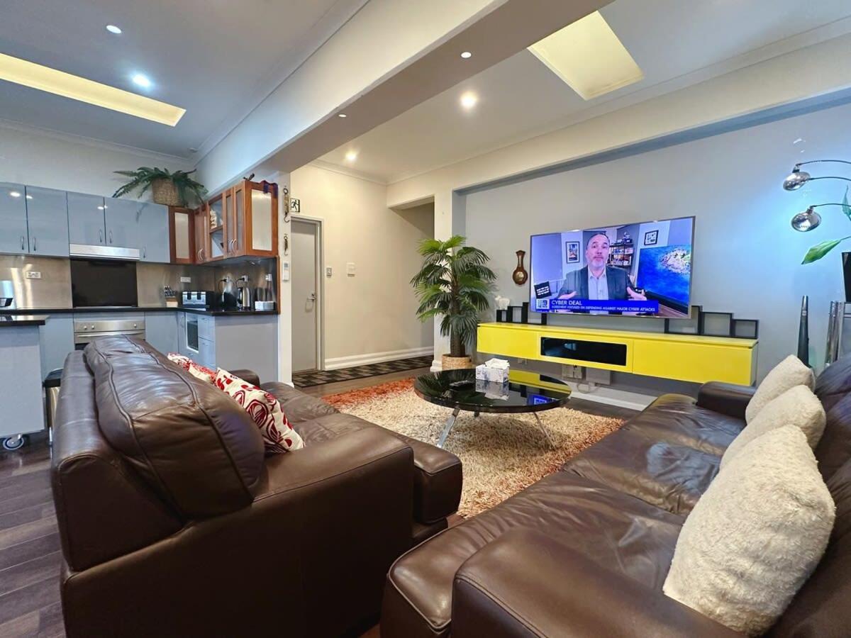 Heritage Building Penthouse Cbd Apartment