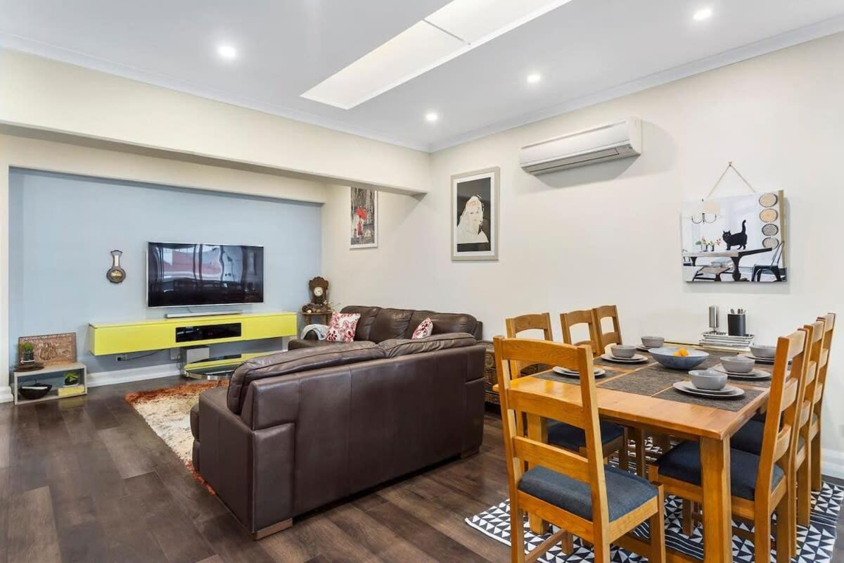 Heritage Building Penthouse Cbd * Hobart