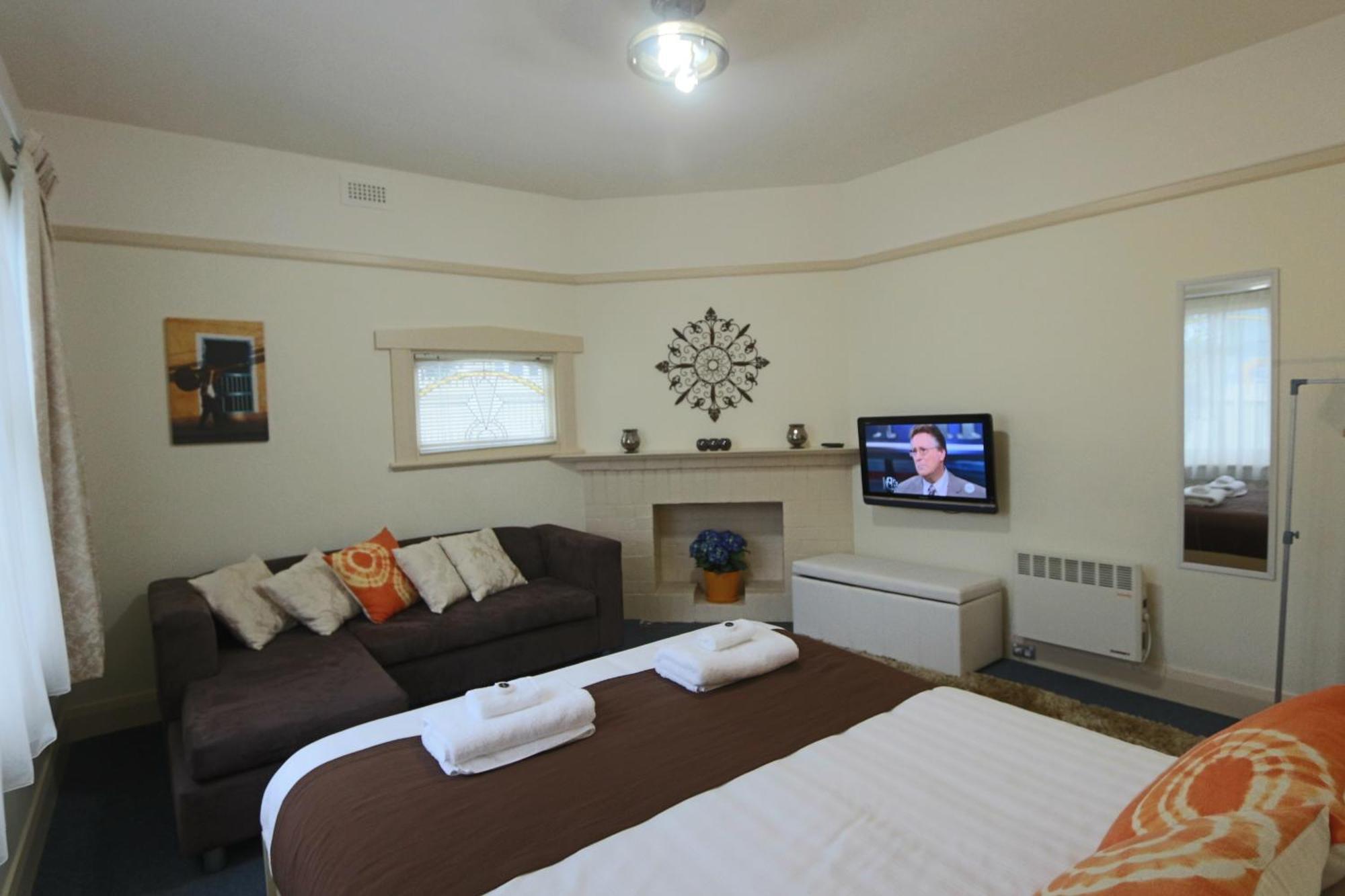 Moonah Apartment