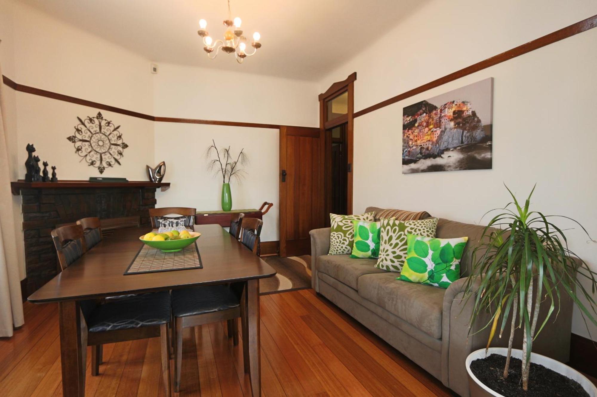 Moonah Apartment