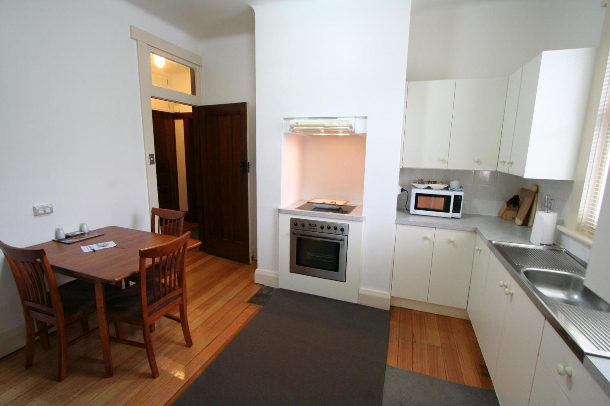 Moonah Apartment *