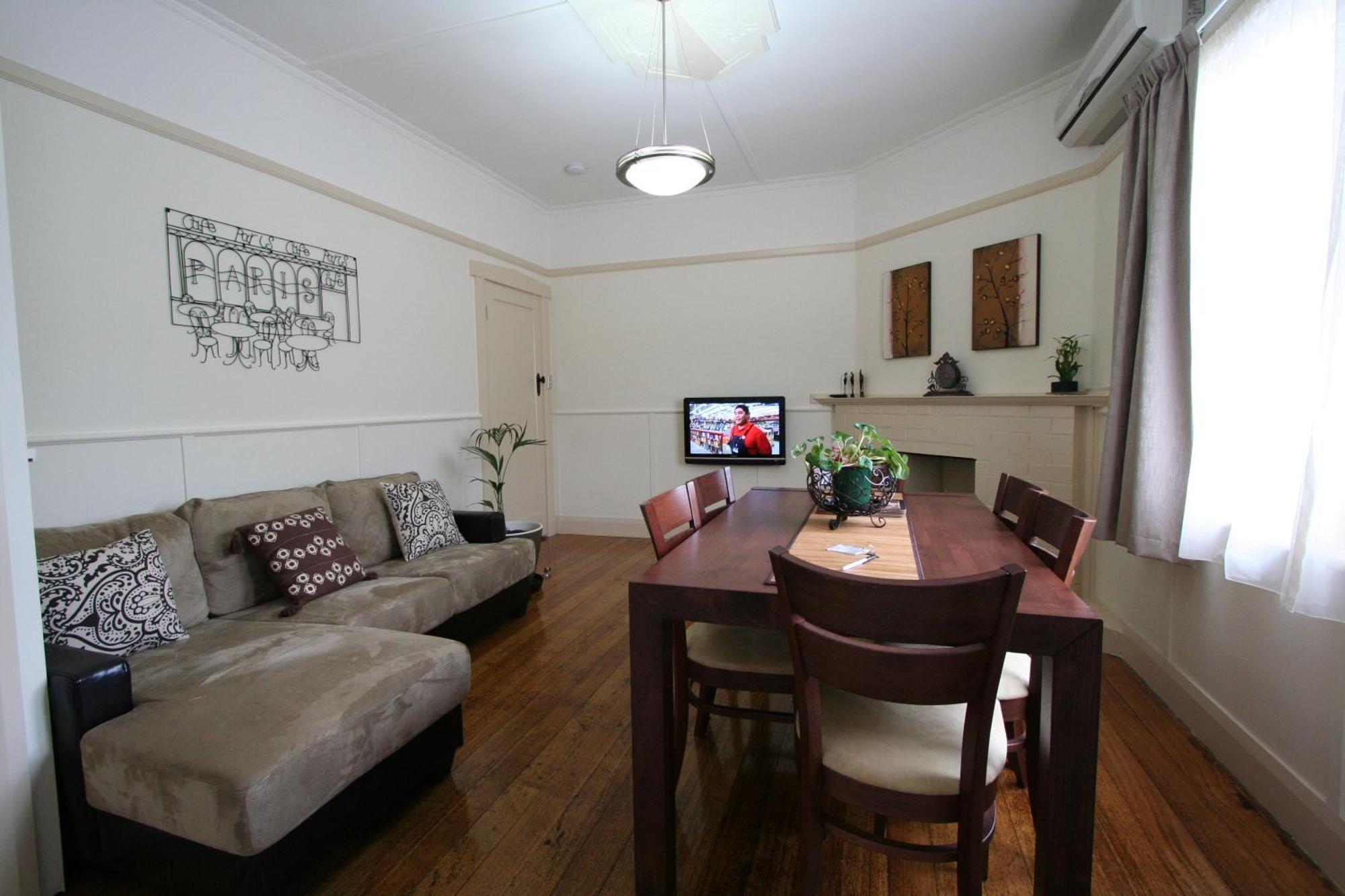 Moonah Apartment *