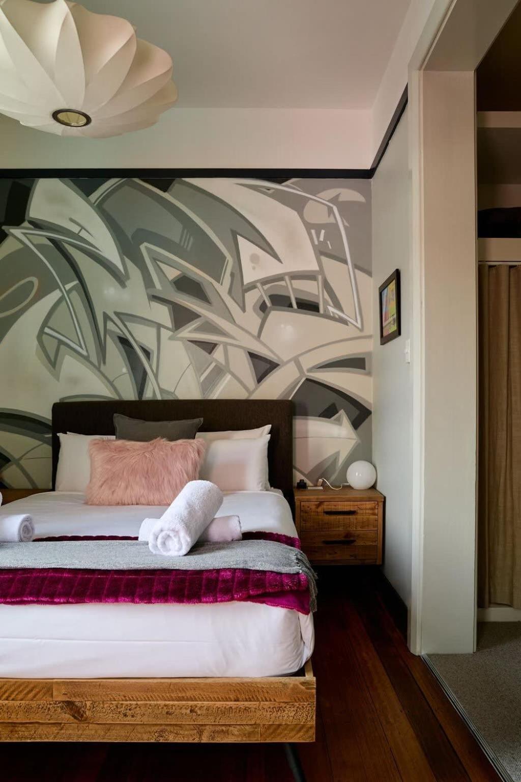 Apartment 'elizabeth House' In Prime Cbd Location *