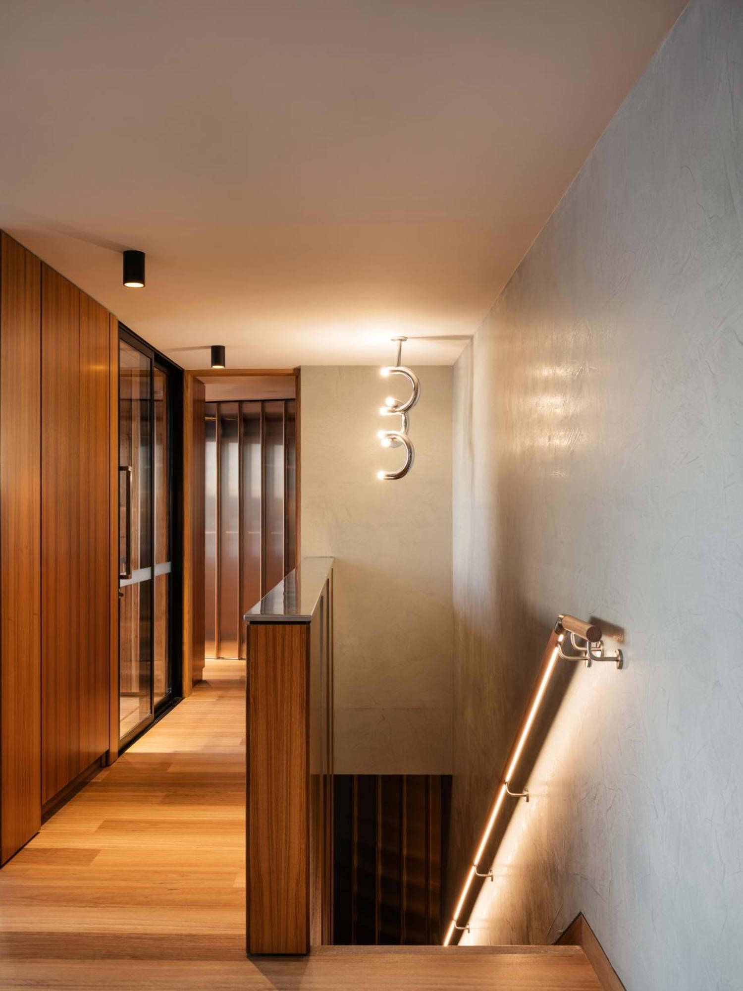 'hobart' - Waterfront Penthouse With Private Heated Pool *