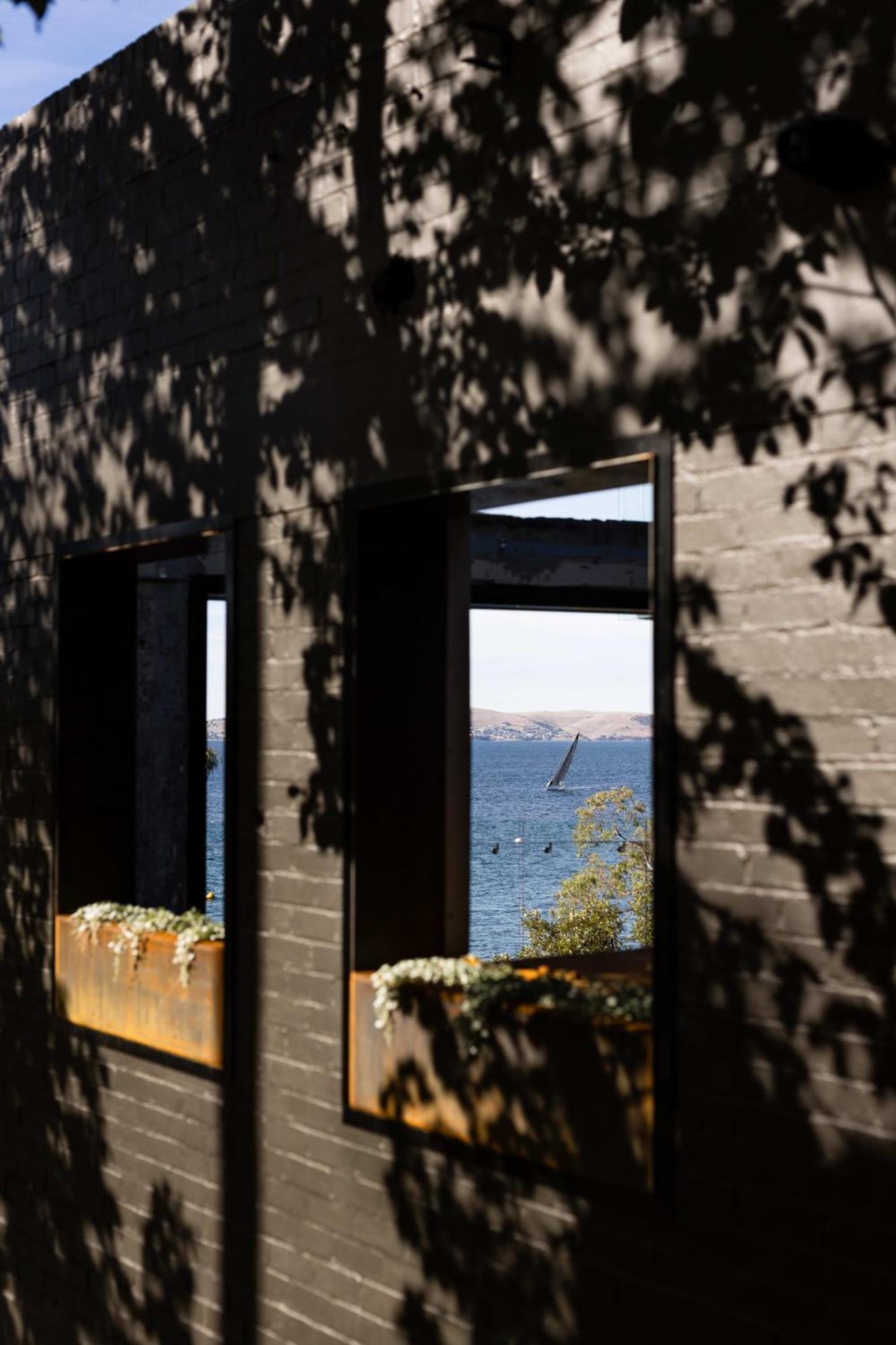 Apartment 'hobart' - Waterfront Penthouse With Private Heated Pool *