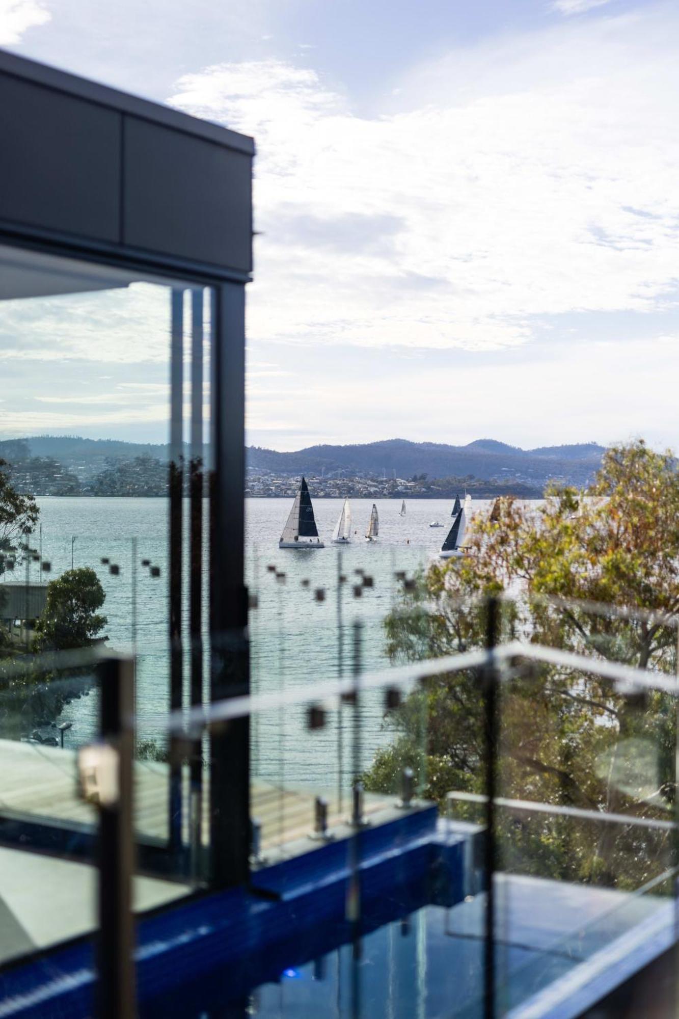 Apartment 'hobart' - Waterfront Penthouse With Private Heated Pool *