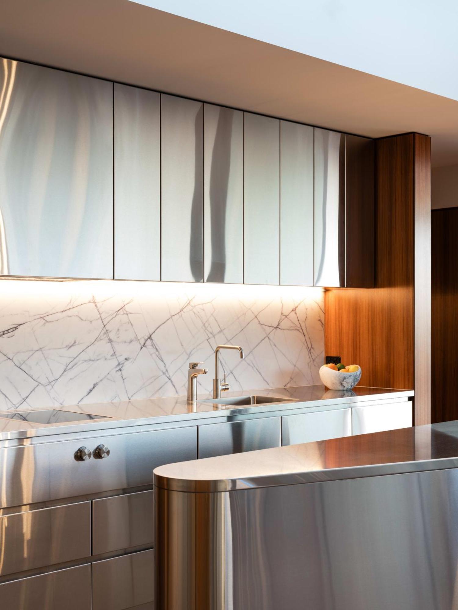 'hobart' - Waterfront Penthouse With Private Heated Pool *