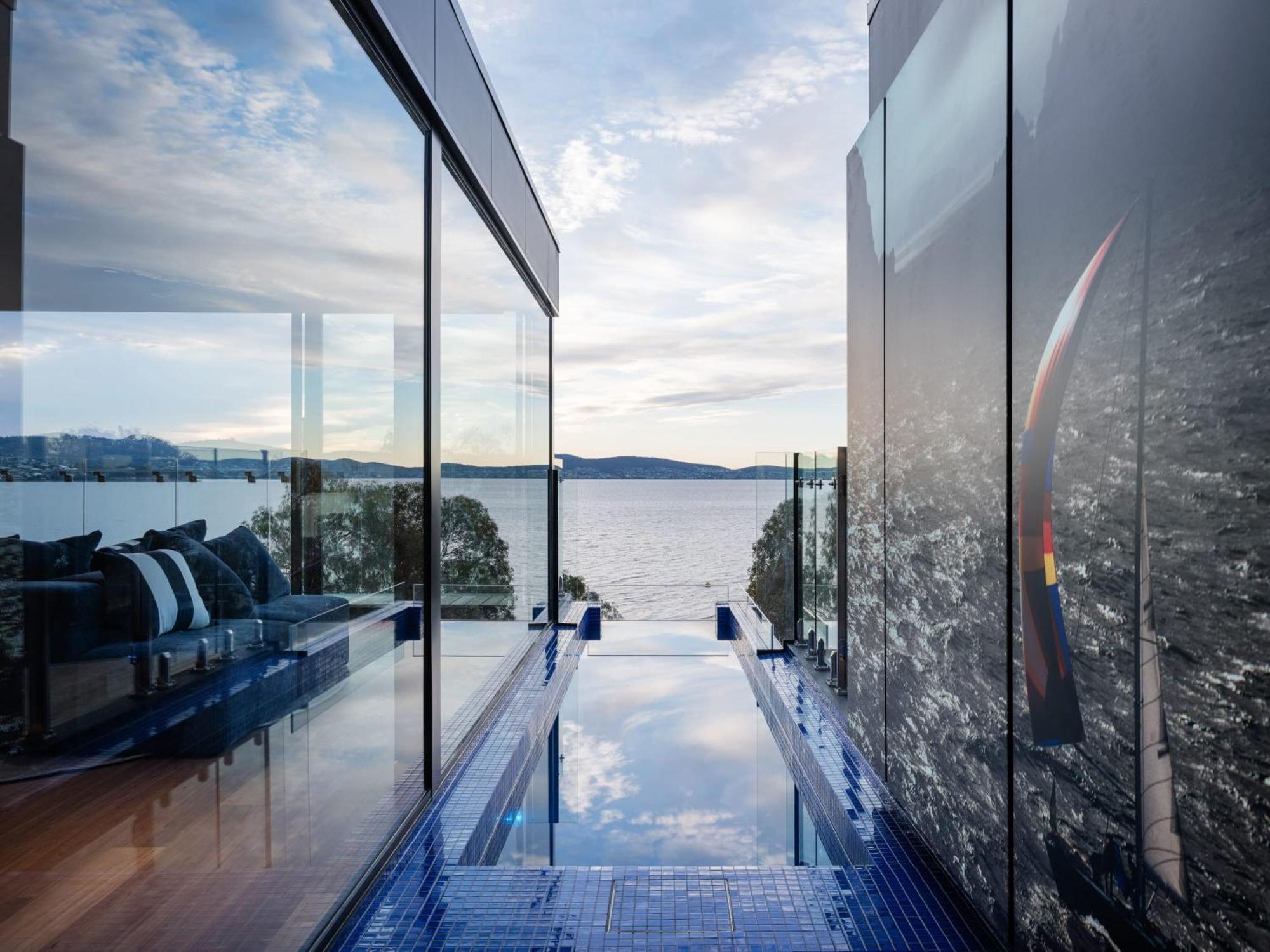 'hobart' - Waterfront Penthouse With Private Heated Pool Apartment Hobart
