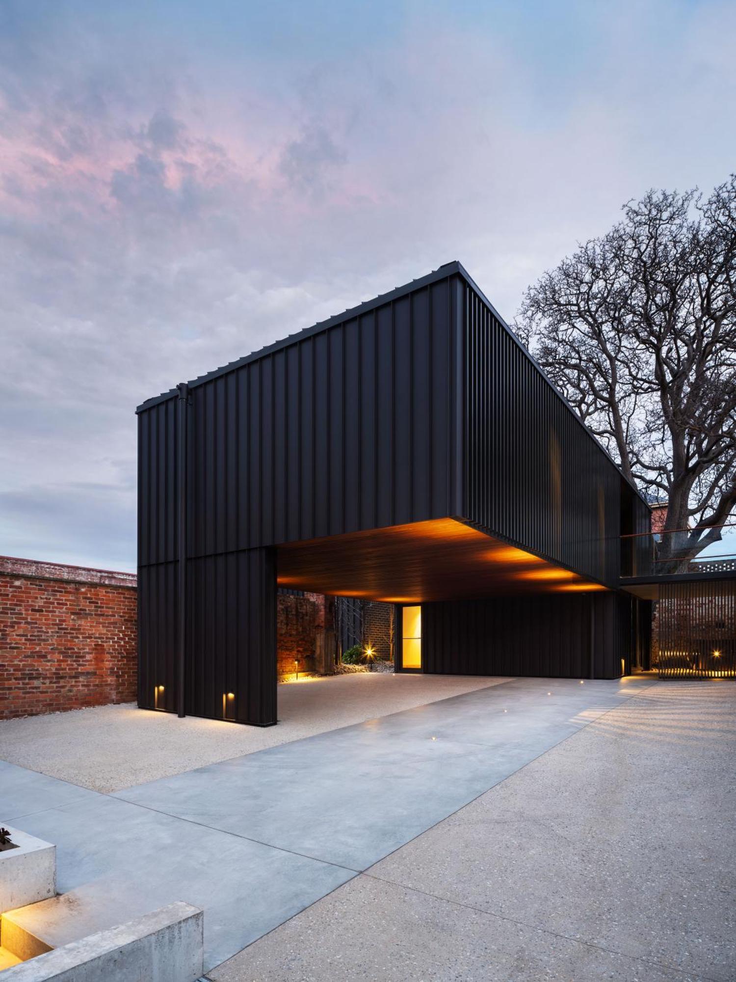 The Macquarie Apartment *