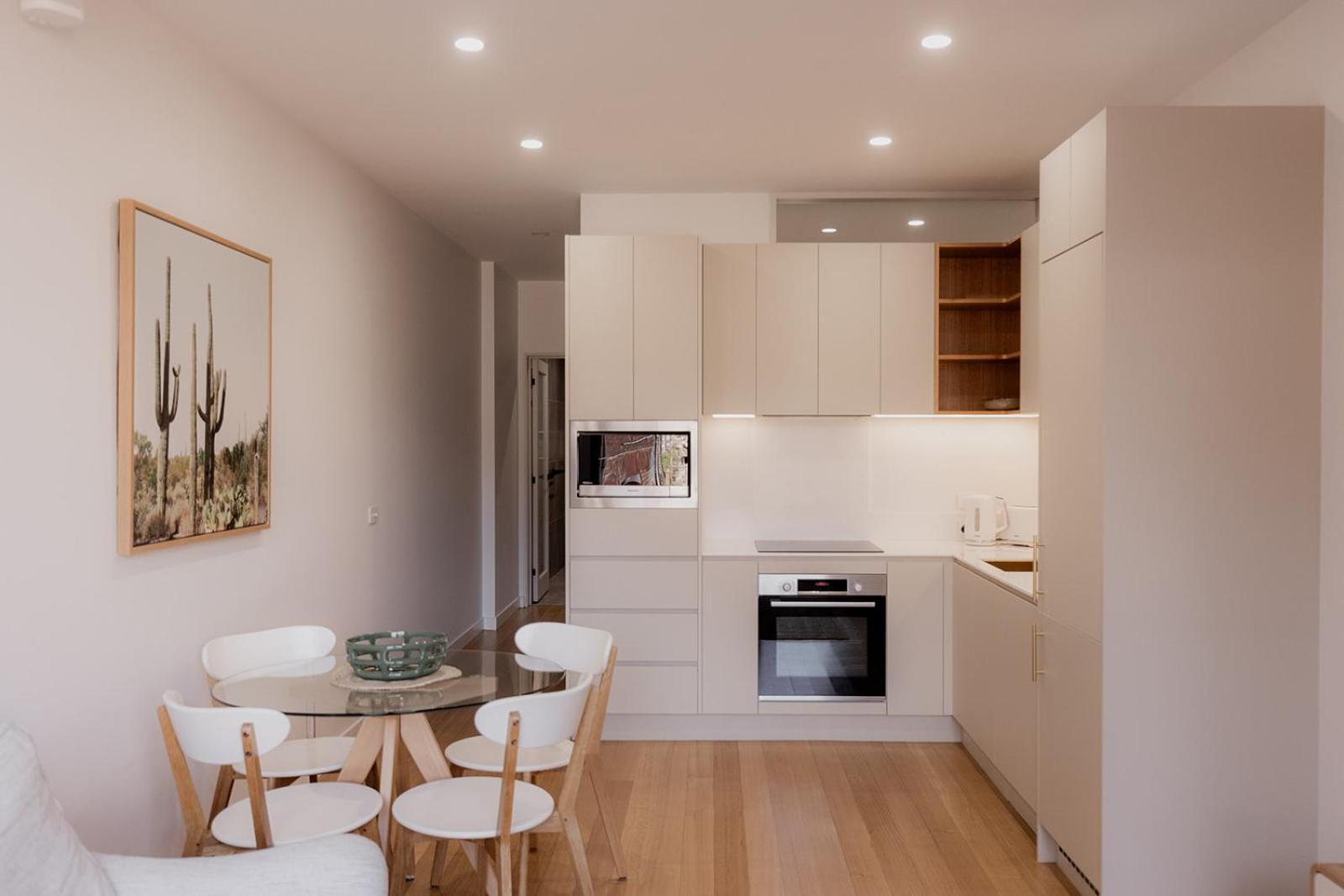 Stylish In Hobart's Cbd Apartment