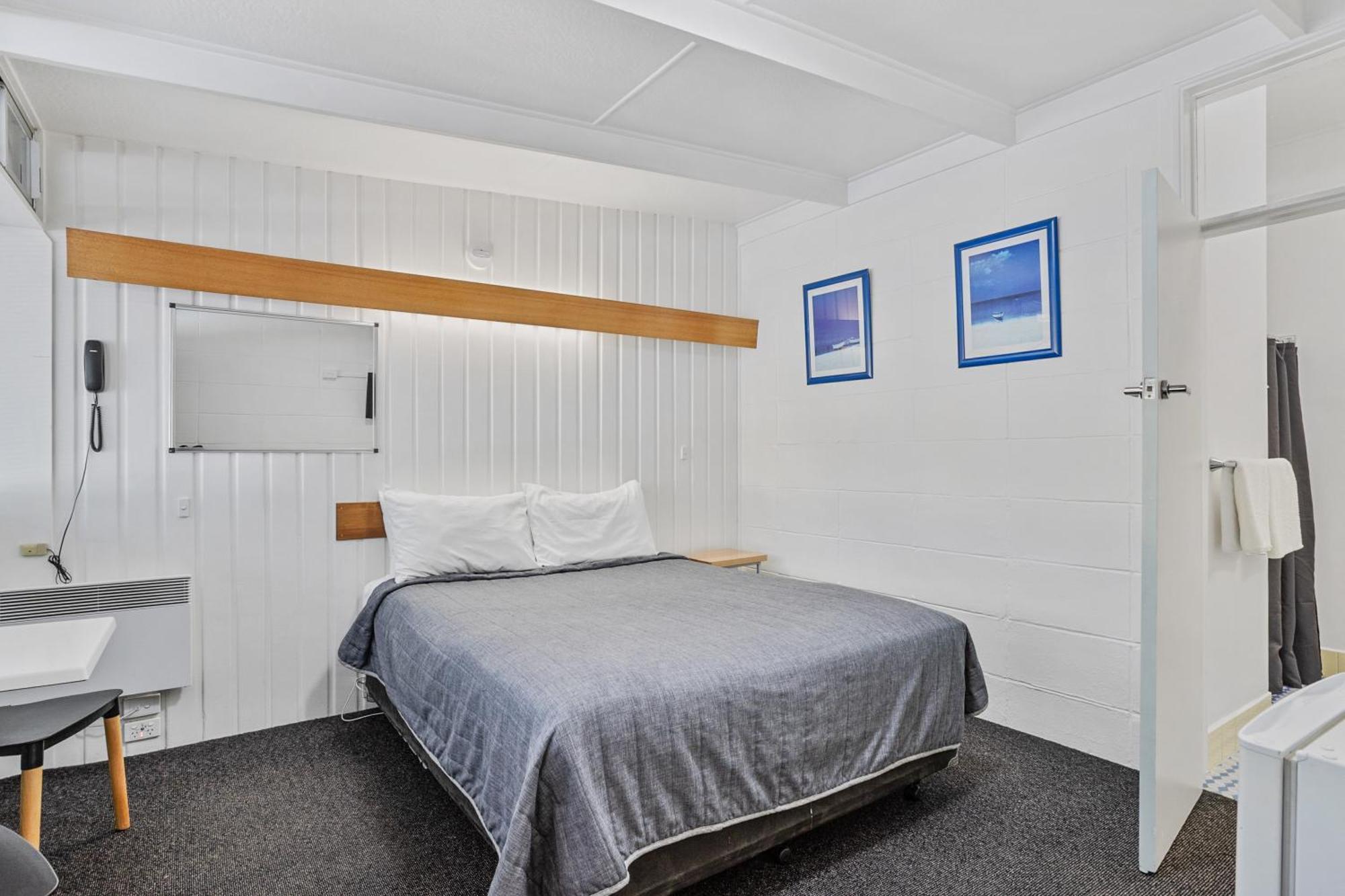 Aparthotel Riverfront &