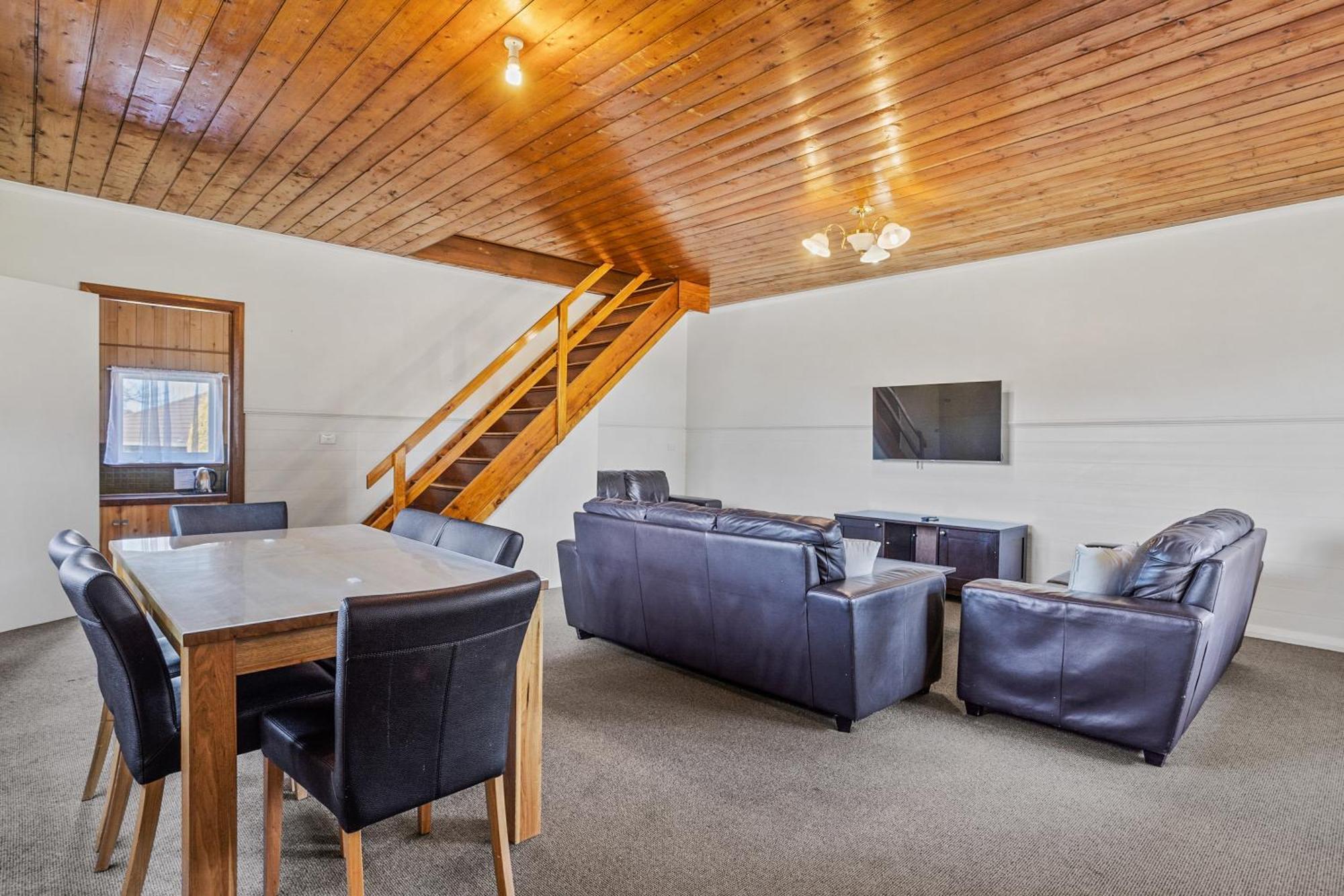 Riverfront & Aparthotel Hobart