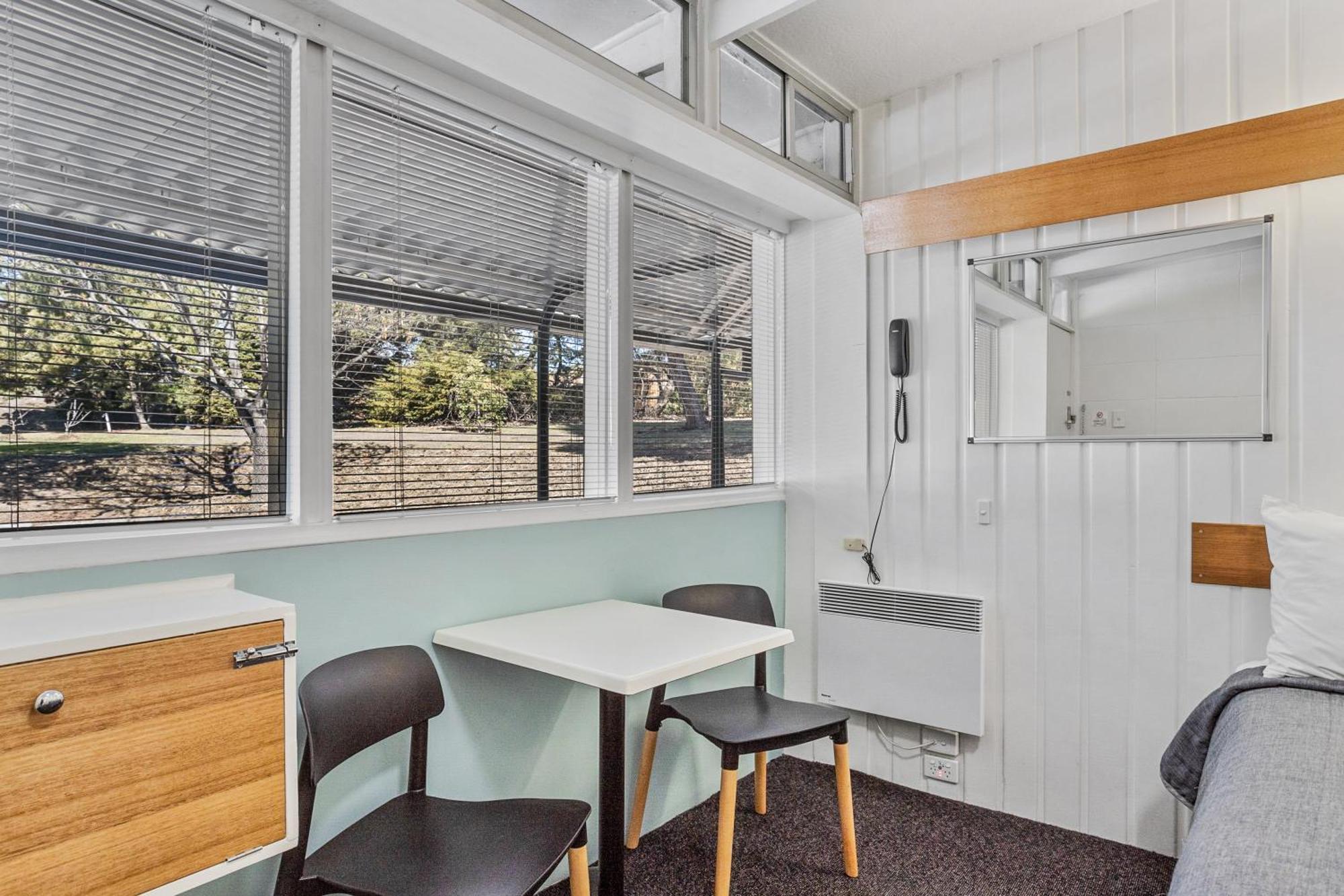Aparthotel Riverfront & Hobart