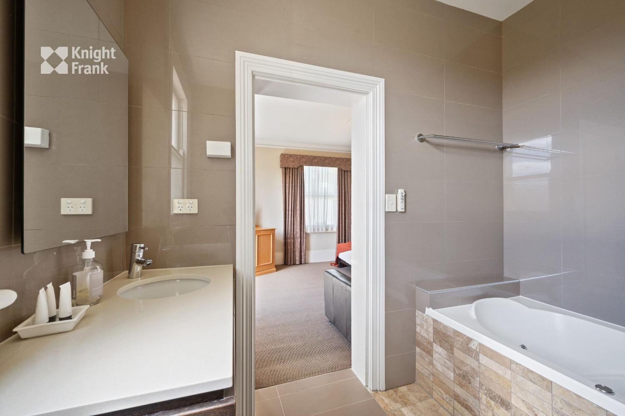 Clydesdale Manor 4* Hobart