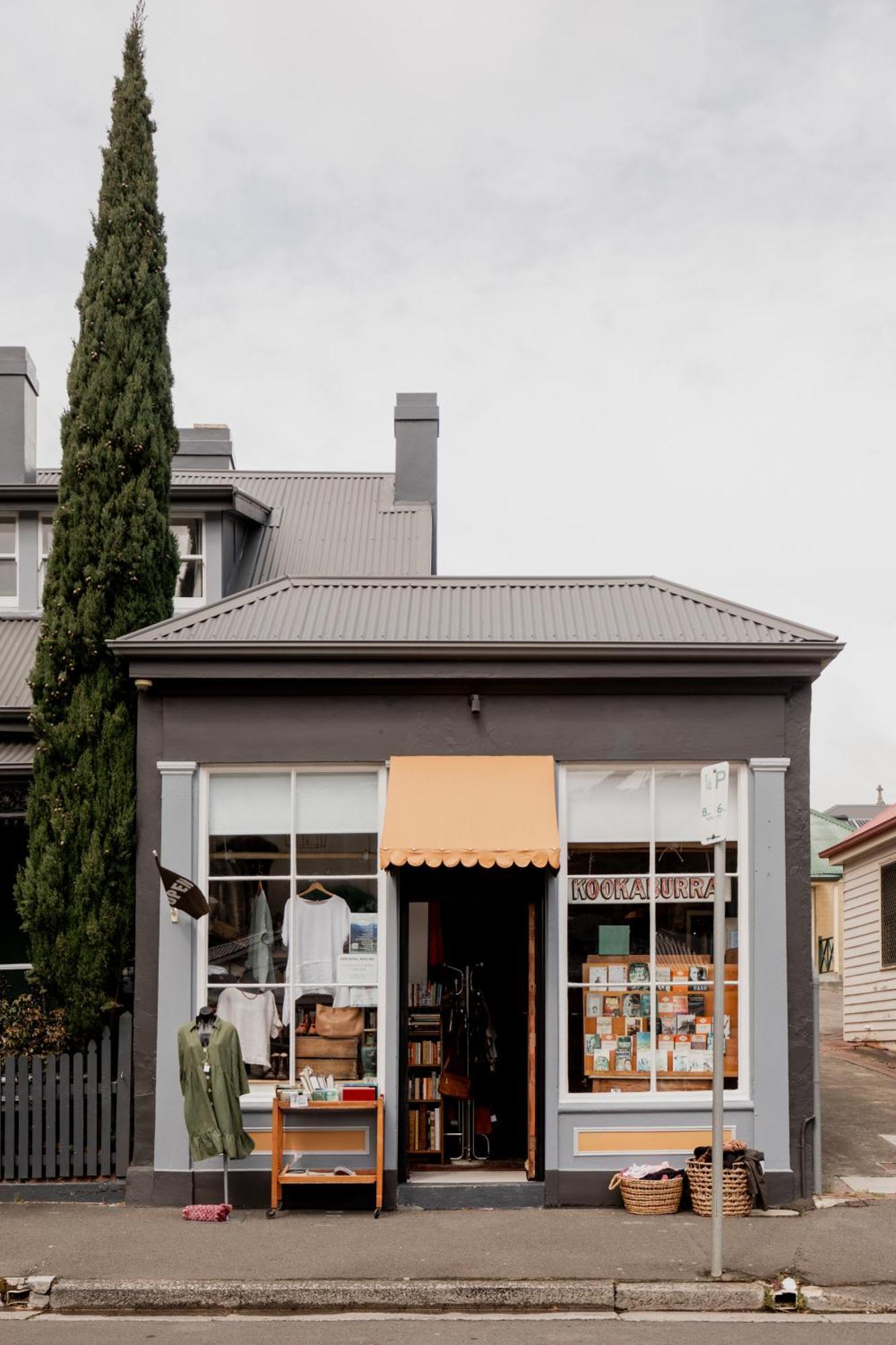 'allambee' Heritage In Trendy South Hobart