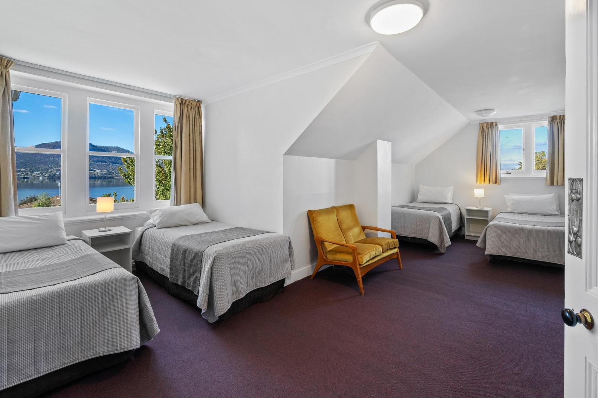 Aparthotel Riverfront &