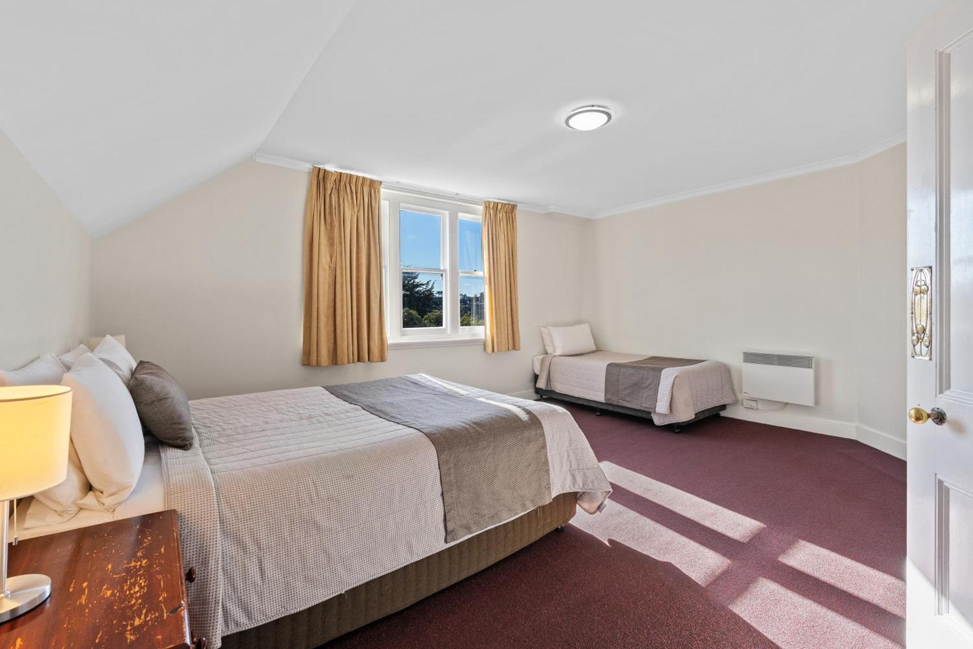 Riverfront & 3* Hobart