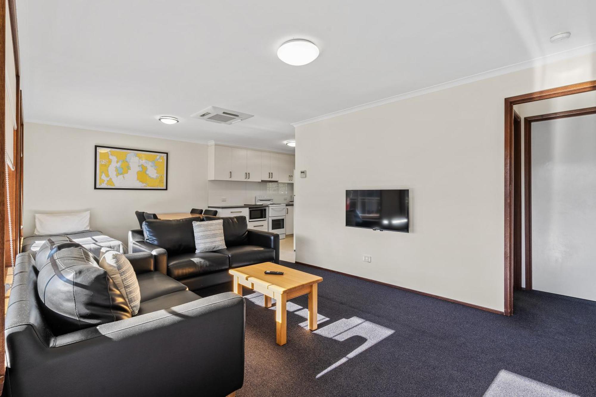 Aparthotel Riverfront & 3*