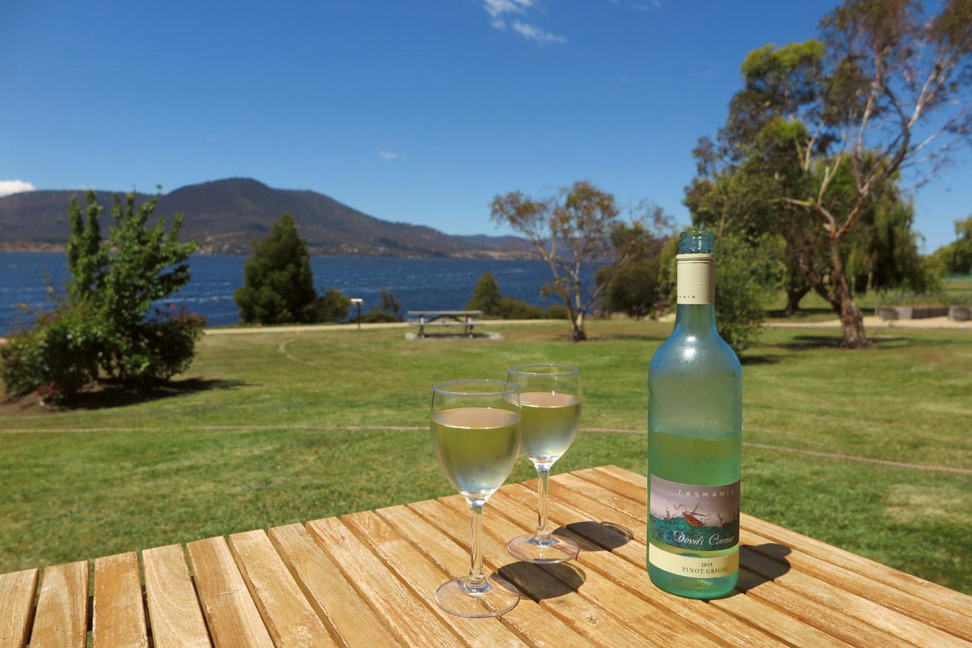 Aparthotel Riverfront & Hobart