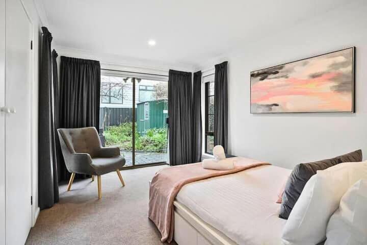 Sandy Bay Cozy Close To Cbd