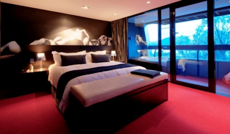 Aparthotel Mona Pavilions 5*