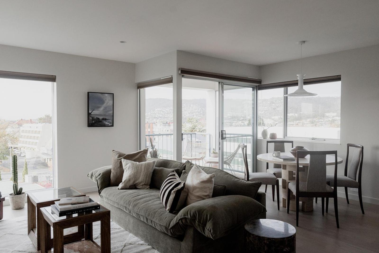 Battery Point Retreat With River Views Apartment *