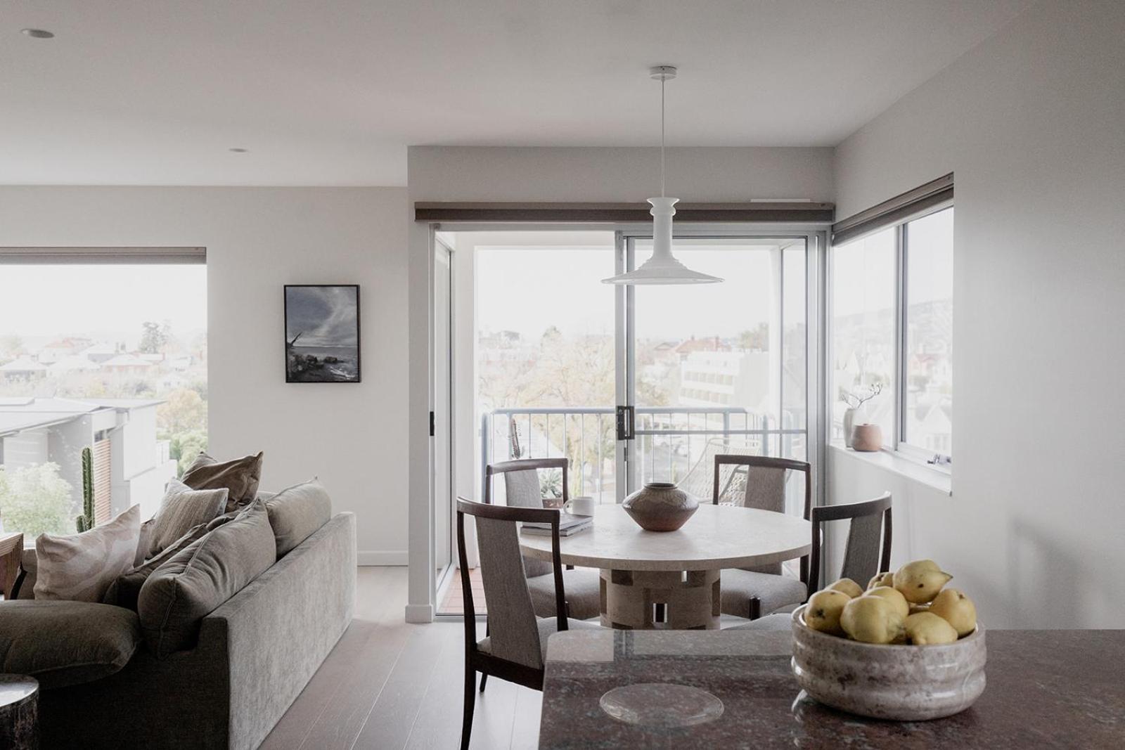 Battery Point Retreat With River Views Apartment *