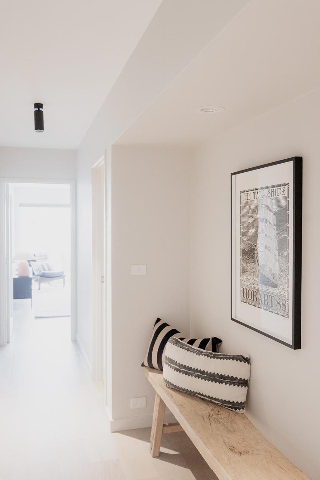 Battery Point Retreat With River Views *