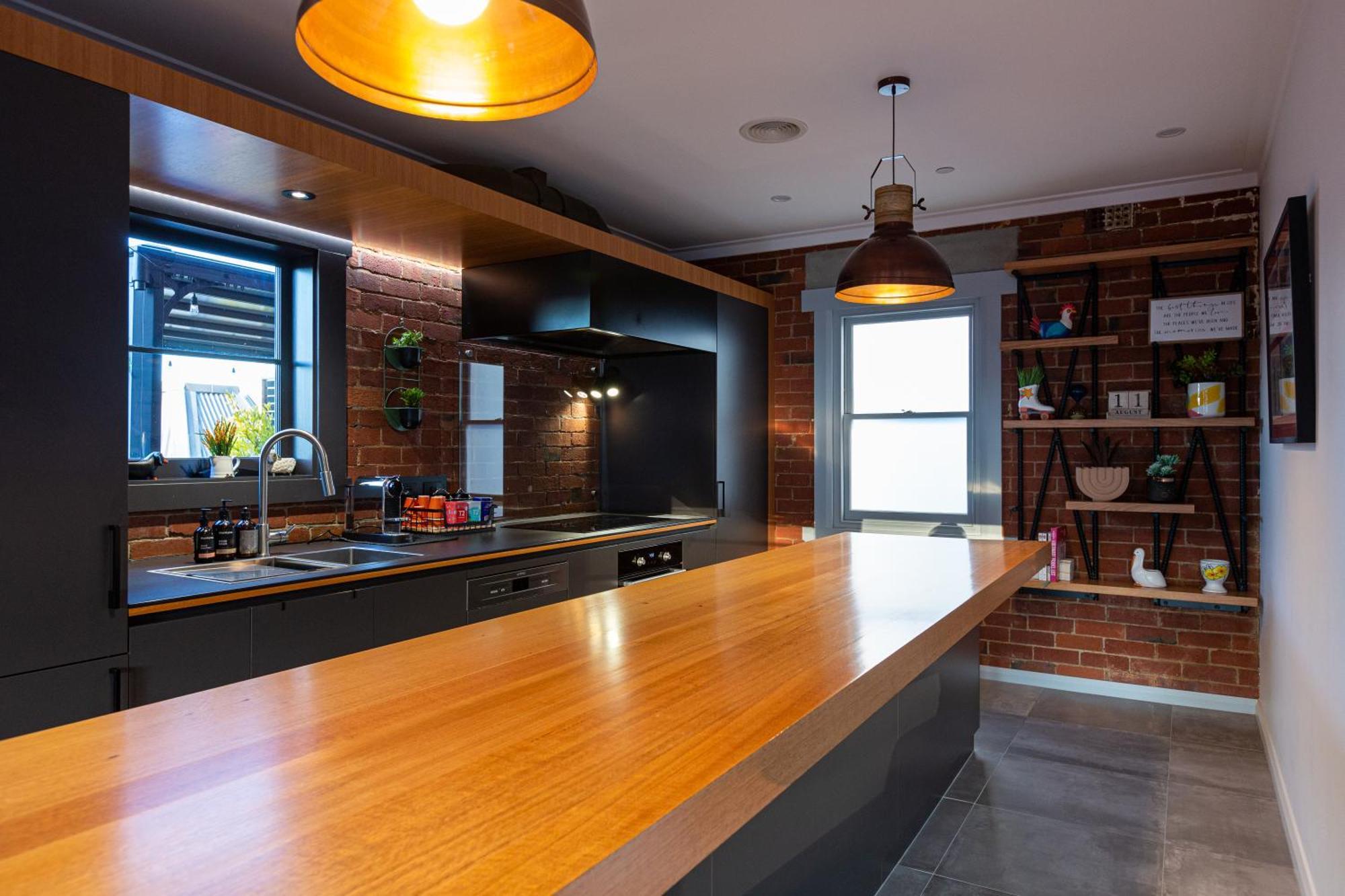 Linear Guest - Luxury In The Hobart
