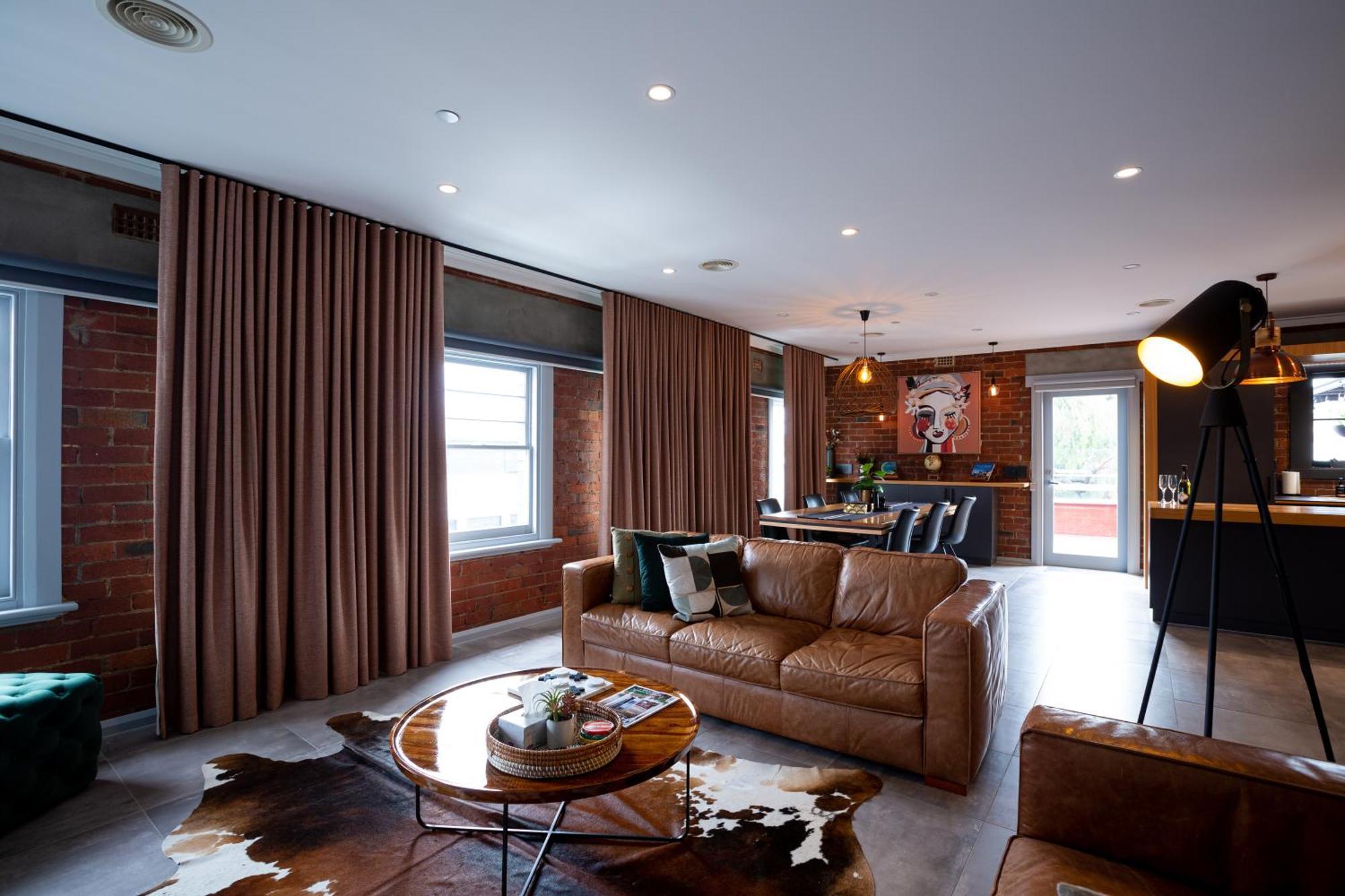 Linear Guest - Luxury In The